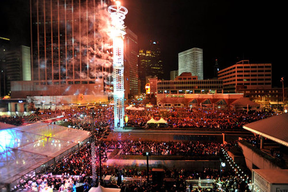 Photo of crowds at the Atlanta Underground for Peach Drop 2016